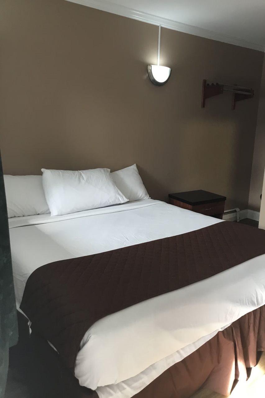 Americas Best Value Inn Avenel Woodbridge Exteriör bild