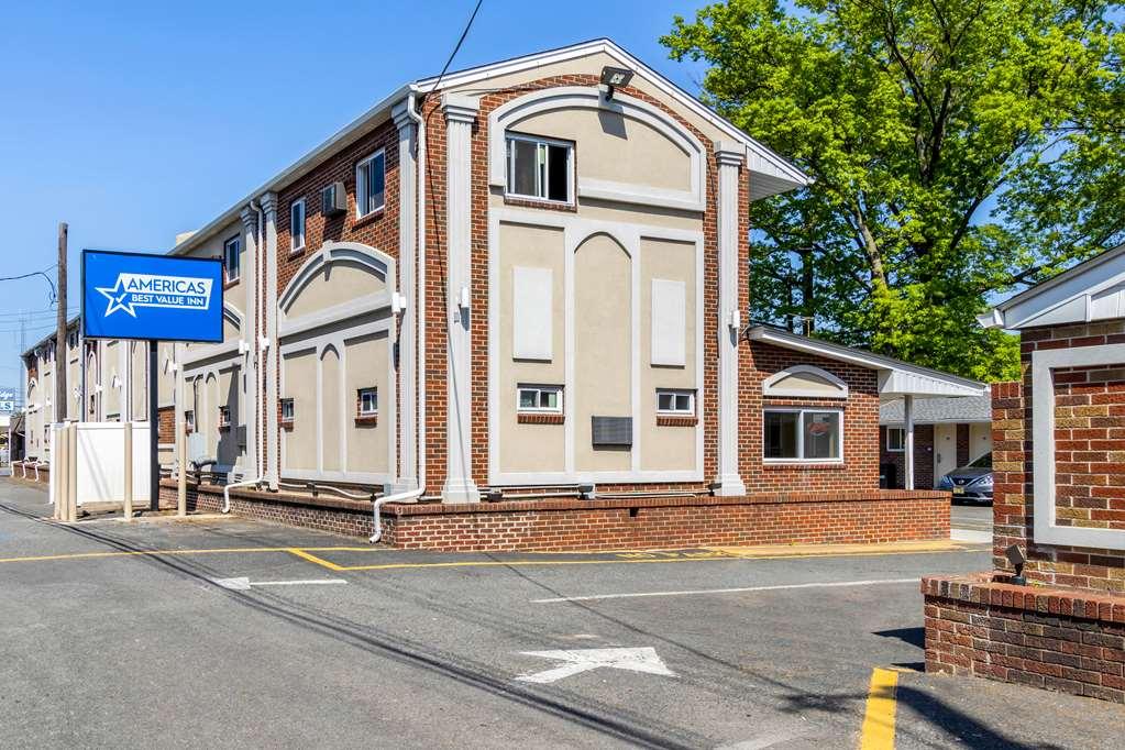 Americas Best Value Inn Avenel Woodbridge Exteriör bild