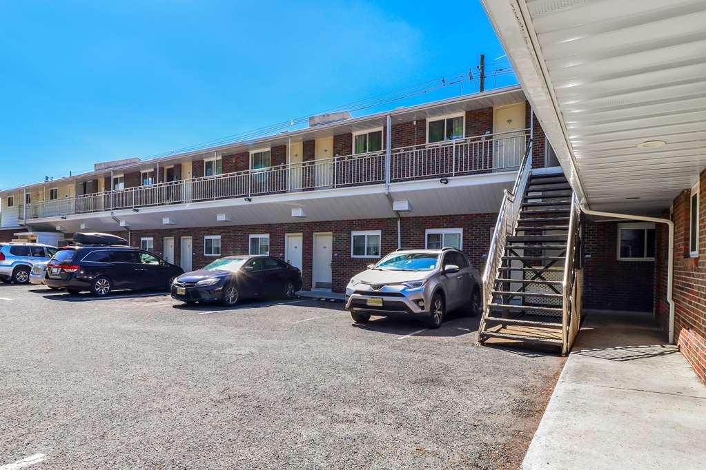 Americas Best Value Inn Avenel Woodbridge Exteriör bild