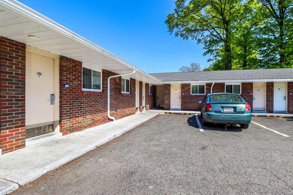 Americas Best Value Inn Avenel Woodbridge Exteriör bild